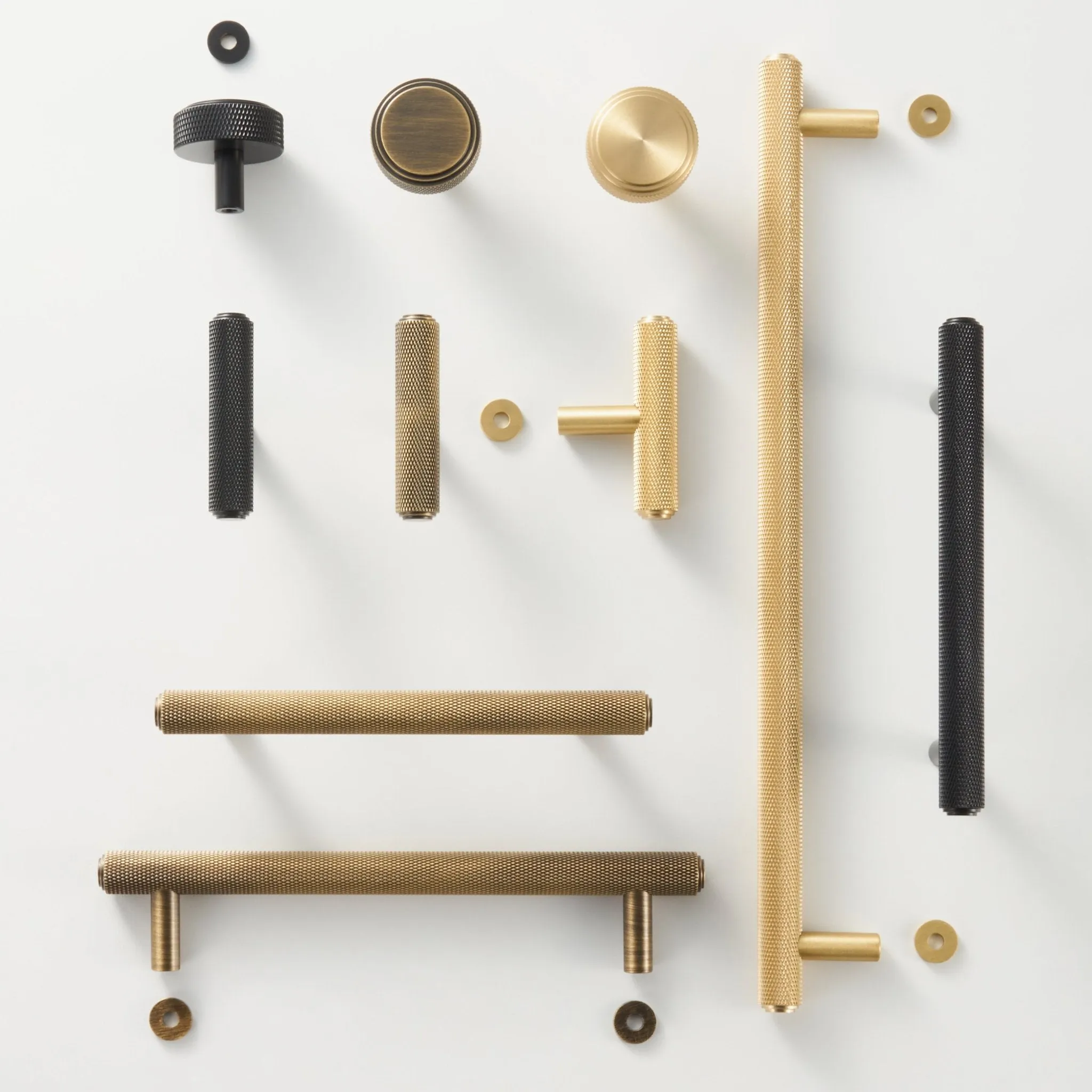PLAKA Solid Brass Knurled Handles