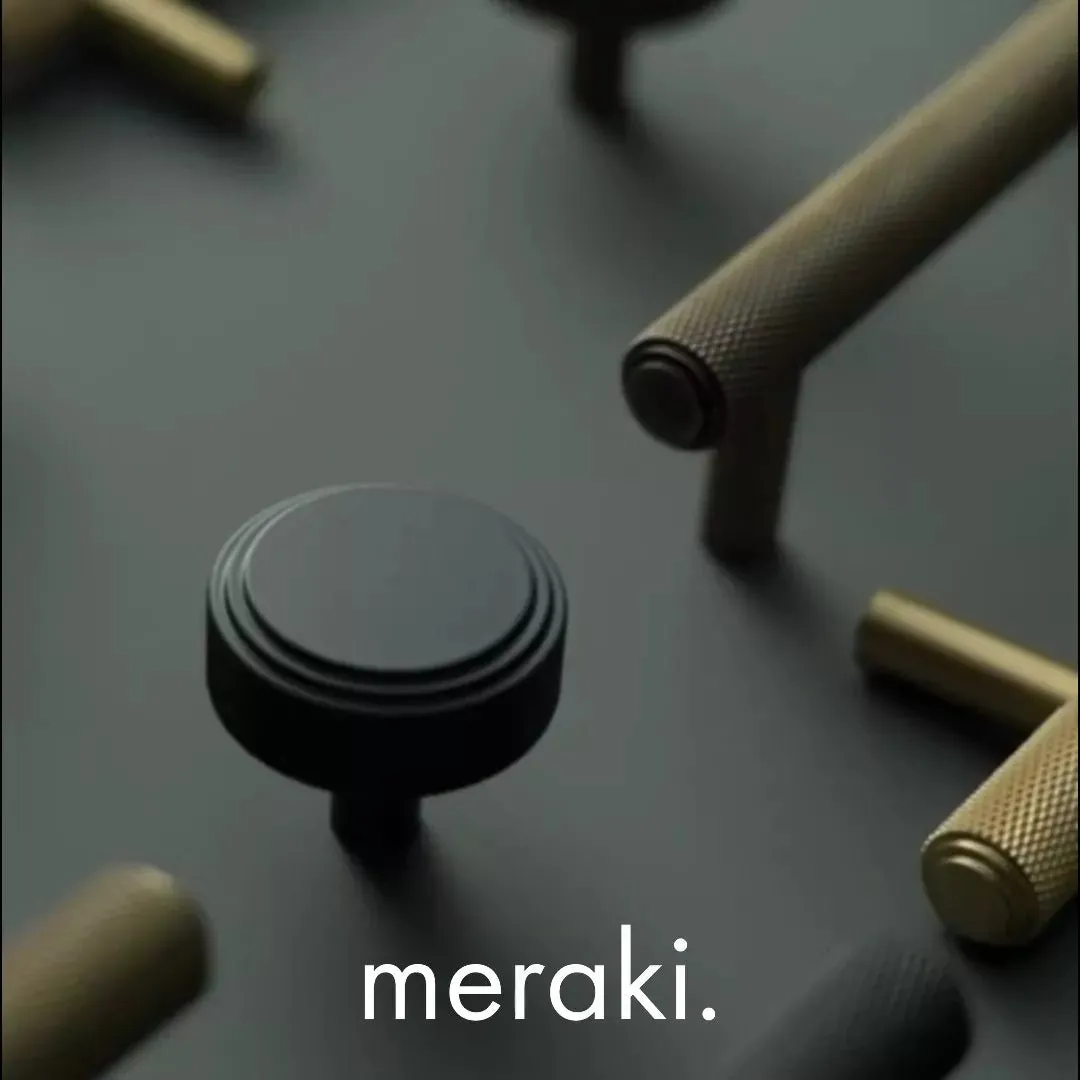 PLAKA Solid Brass Knurled Handles