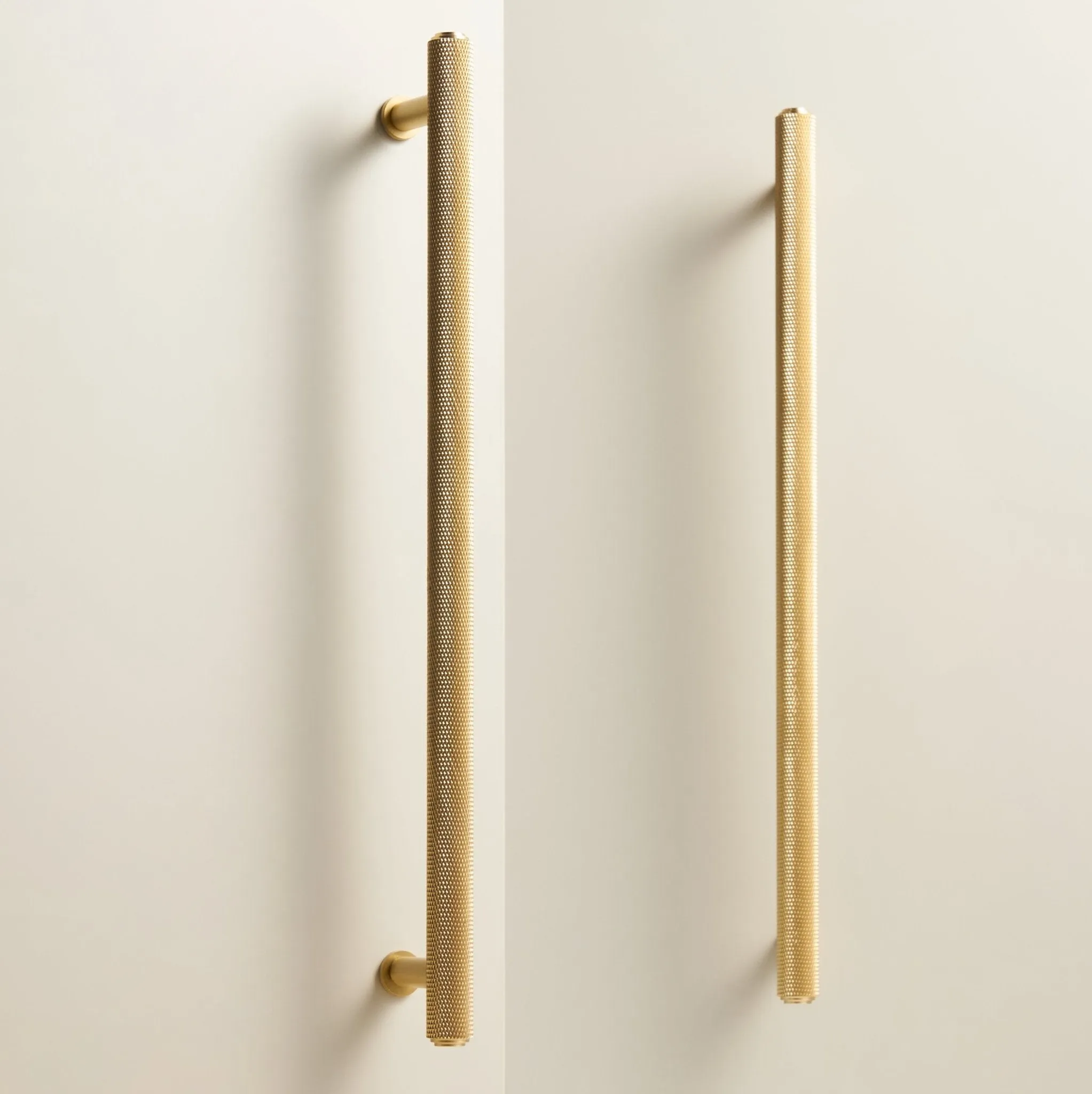 PLAKA Solid Brass Knurled Handles