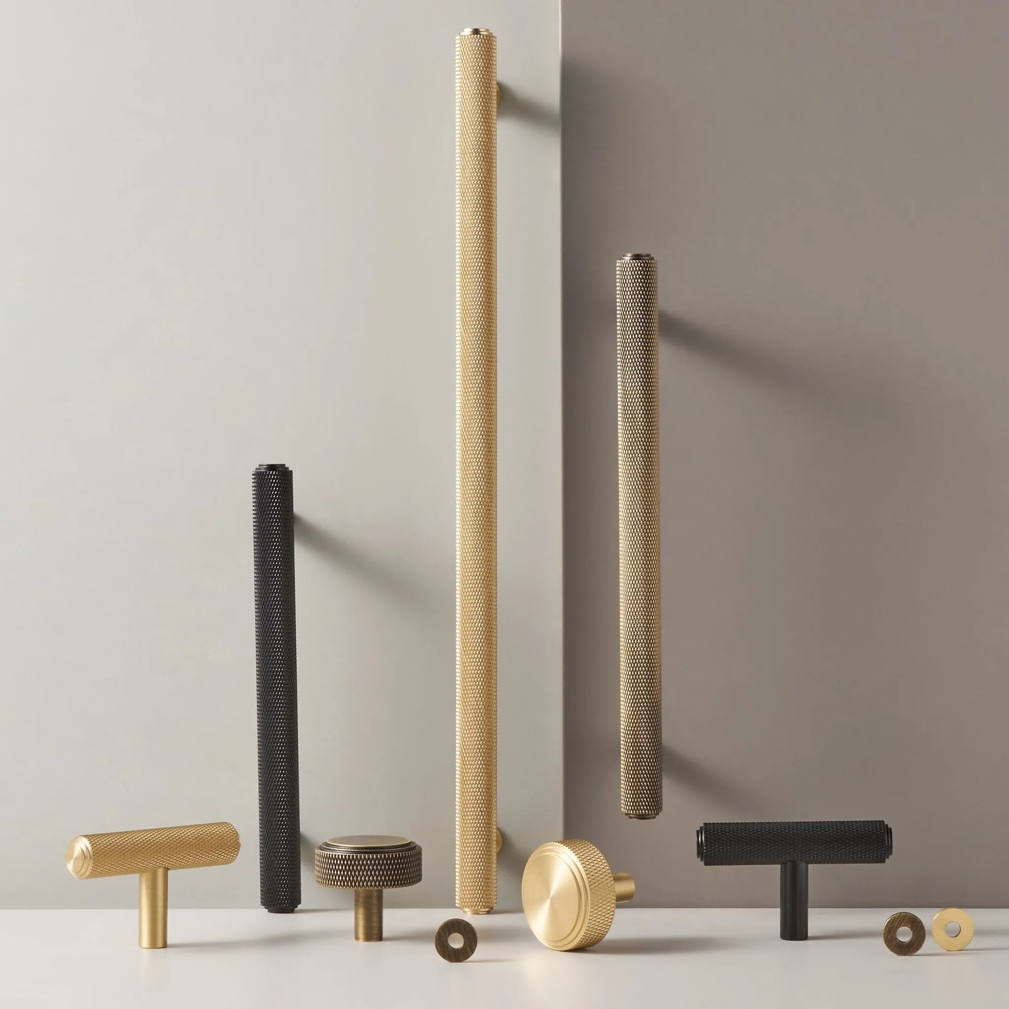 PLAKA Solid Brass Knurled Handles